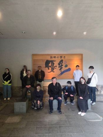 ２日目の出発前に記念撮影です。